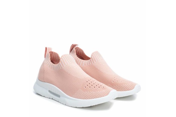Sneakers calzino rosa "Candir" <br><b>XTI</b>