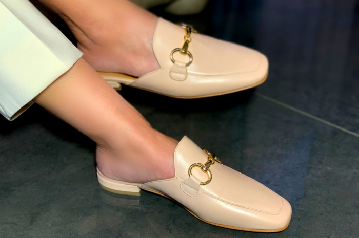 Scarpe basse Nude stile mules "Drusilla"