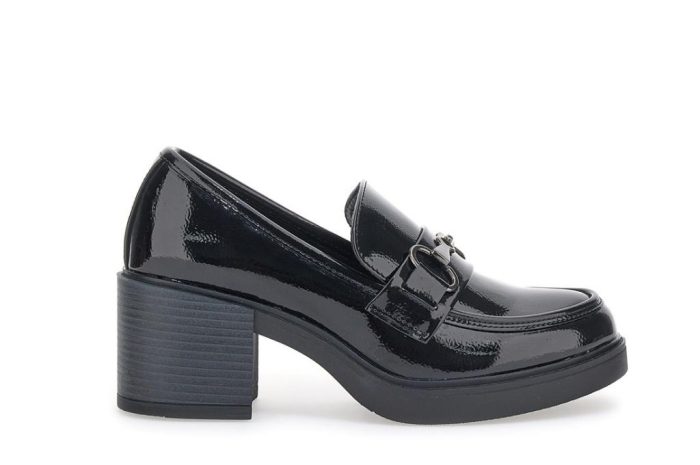Mocassino da donna vernice nero Miky leggere e glamour (1) Mocassino da donna vernice nero Miky leggere e glamour (1)