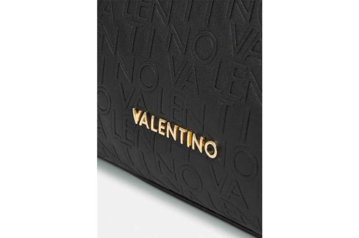Bauletto Nero Valentino Linea Relax borsa sportiva per la donna valentino (3) Bauletto Nero Valentino Linea "Relax" <br><b>Valentino bags</b>