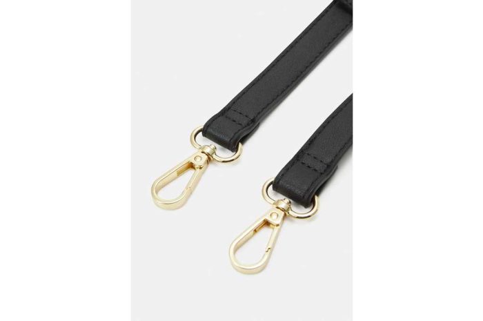 Bauletto Nero Valentino Linea Relax borsa sportiva per la donna valentino (5) Bauletto Nero Valentino Linea "Relax" <br><b>Valentino bags</b>