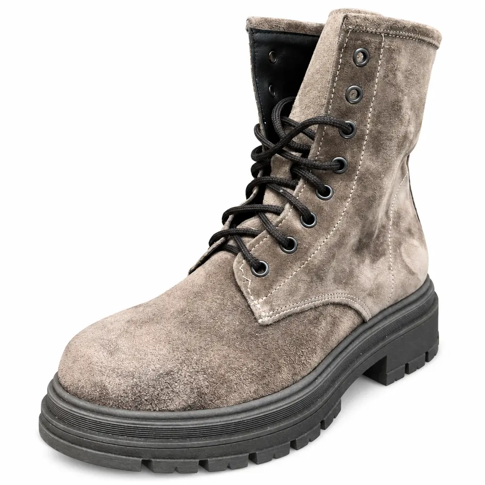 Anfibi Brooklyn in camoscio grigio - vista frontale