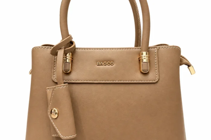 Borsa Bagco Clara a mano beige in ecopelle, vista frontale